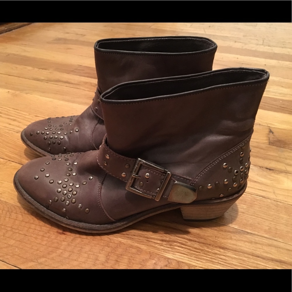Steve Madden studded boots. Size 6.